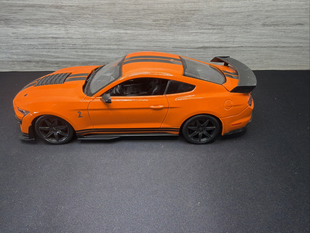 Maisto 1:18 Ford Mustang Shelby GT500 2020 Orange & Black Diecast Car8