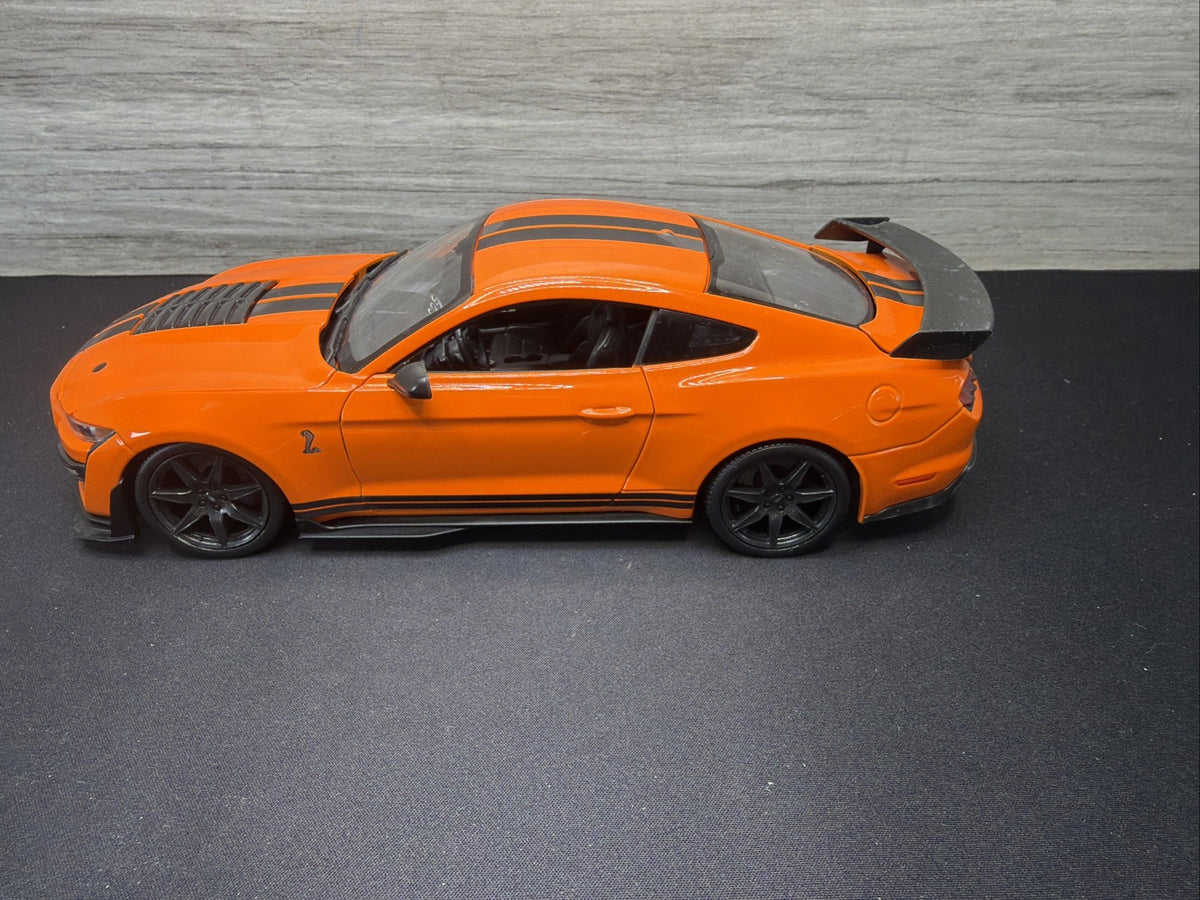 Maisto 1:18 Ford Mustang Shelby GT500 2020 Orange & Black Diecast Car8