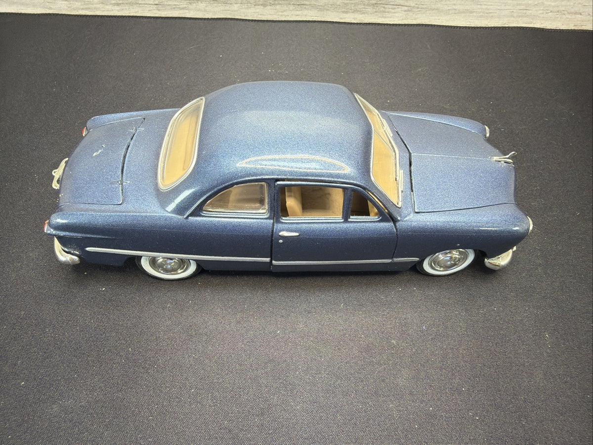 1949 Ford Custom Metal Die Cast 1/24 Scale2