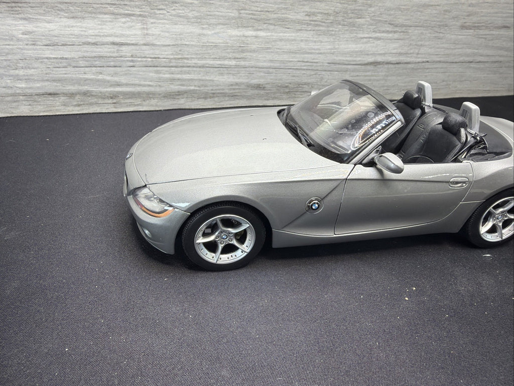 Welly BMW Z4 1:18 Silver Diecast Sport Car with Opening Doors Nice No Box8