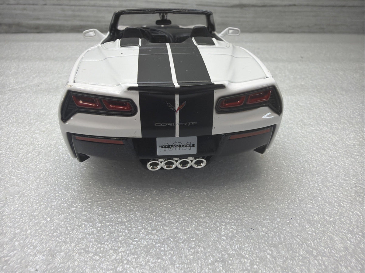 Maisto 2014 Chevrolet Corvette Stingray White  1/24 Scale Diecast Car NoBox Nice11