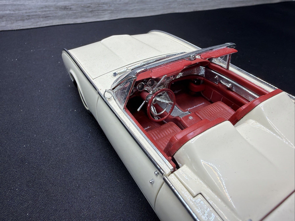 1962 Ford Thunderbird DANBURY MINT 1/24 Convertible- No Box16