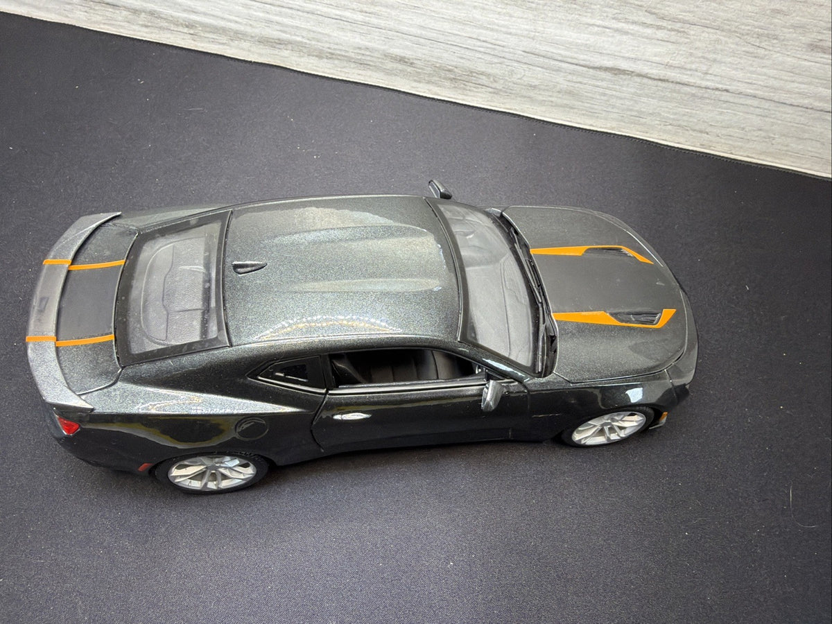 Gray 1/18 2017 Chevrolet Camaro 50th Anniversary Die-cast Maisto No Box17