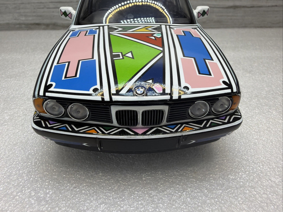 UNIQUE 1/18  BMW Art Car 525i E34 Esther Mahlangu Minichamps 88-95 No Box  Nice5