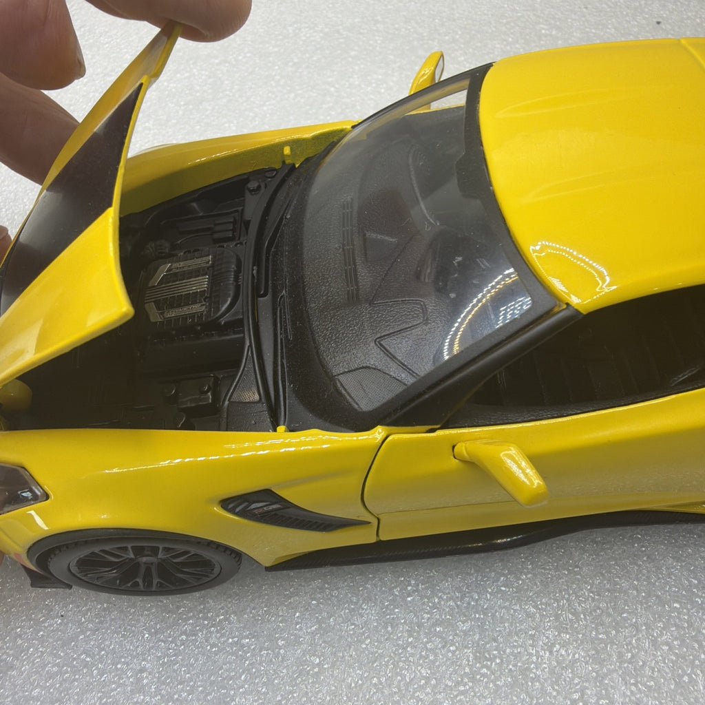 Maisto 2015 Chevrolet Corvette Stingray Yellow 1/24 Scale Diecast Car NoBox Nice7