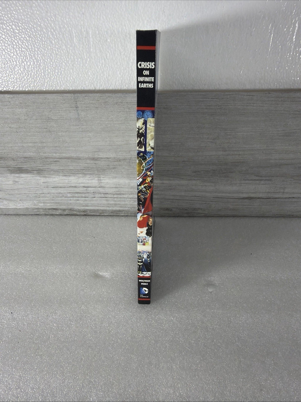 DC Comics Crisis on Infinite Earths by Marv Wolfman (Trade Paperback, 2000) VGC1