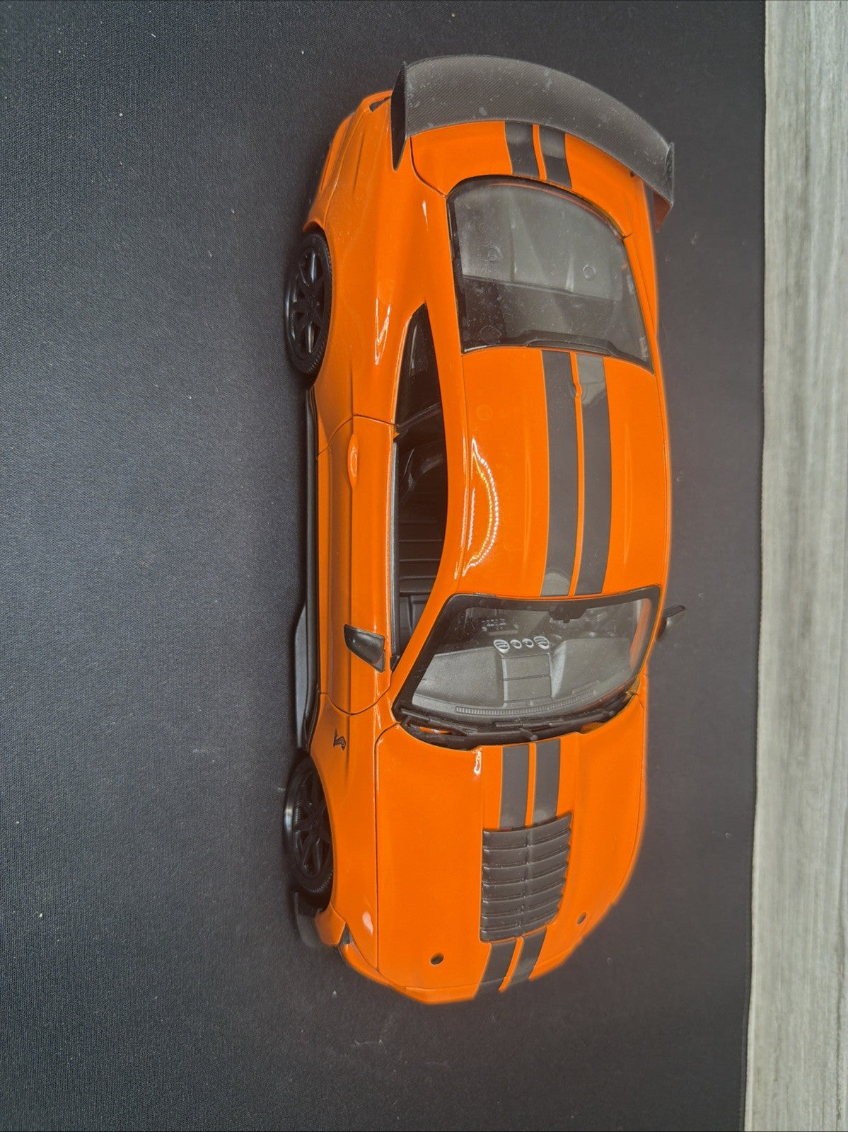 Maisto 1:18 Ford Mustang Shelby GT500 2020 Orange & Black Diecast Car2
