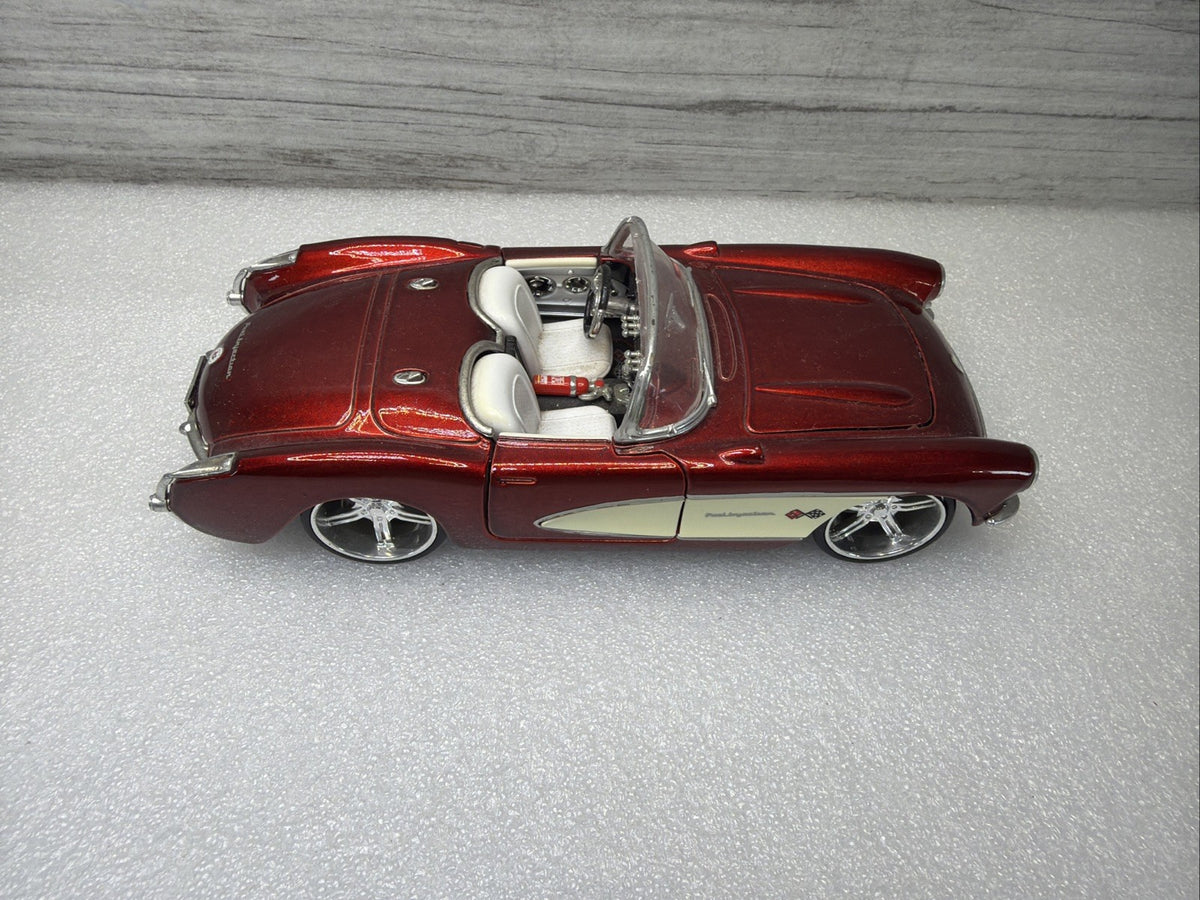 MAISTO Pro Rodz 1:24 SCALE 1957 CORVETTE CONVERTIBLE RED Chevrolet NO BOX2