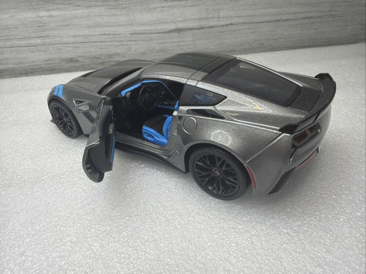 Maisto 2017 Chevrolet Corvette Stingray Grey 1/24 Scale Diecast Car NoBox Nice3