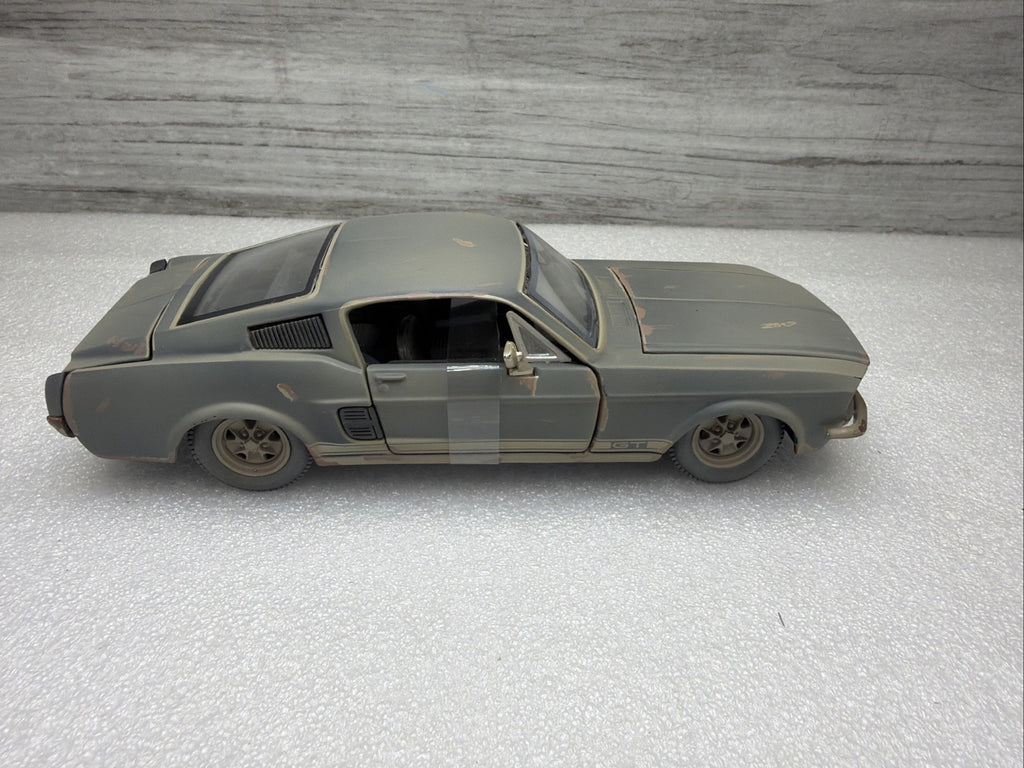 Maisto 1:24 Scale 1967 Ford Mustang GT Car W/Patina Diecast Old Friends7