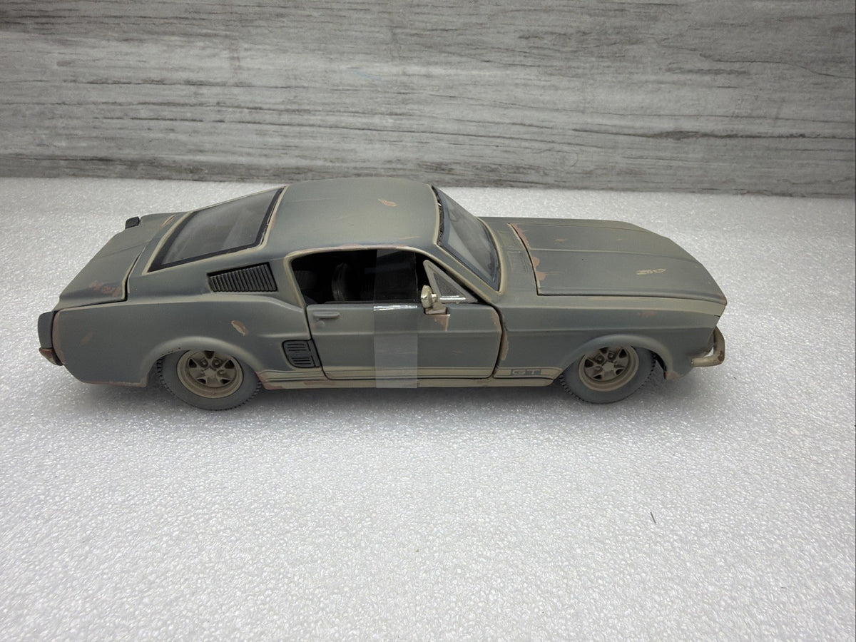 Maisto 1:24 Scale 1967 Ford Mustang GT Car W/Patina Diecast Old Friends7