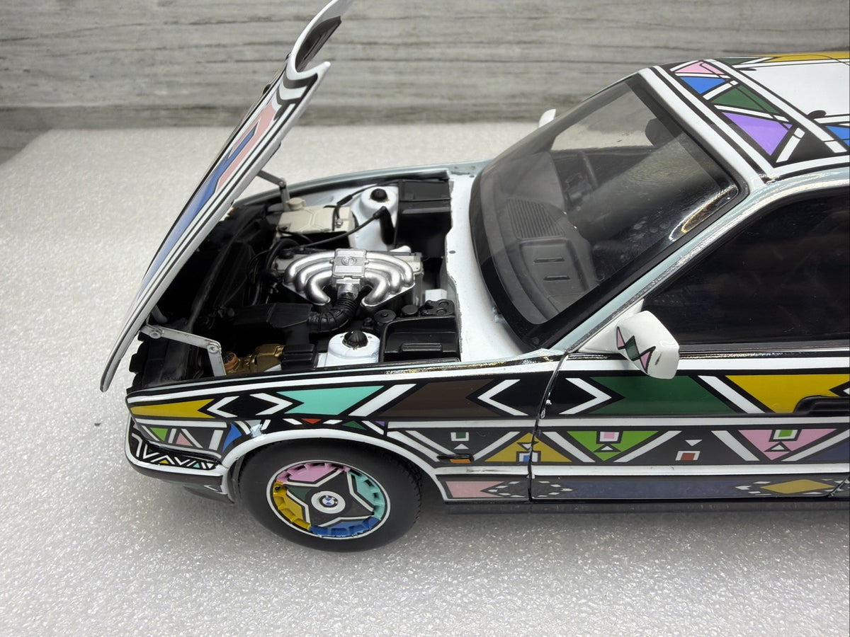 UNIQUE 1/18  BMW Art Car 525i E34 Esther Mahlangu Minichamps 88-95 No Box  Nice16