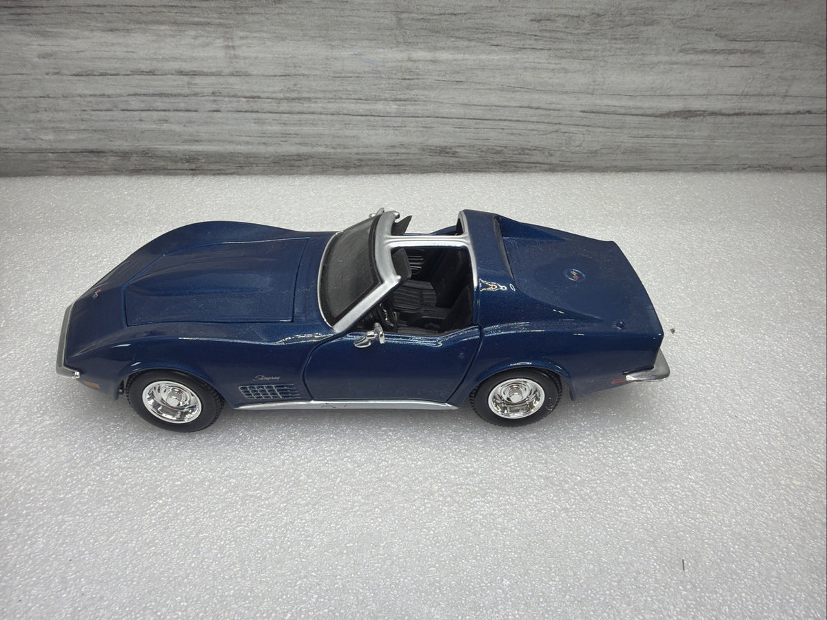 Maisto 1970 Chevrolet Corvette Stingray 1/24 Diecast  Nice Condition No Box9