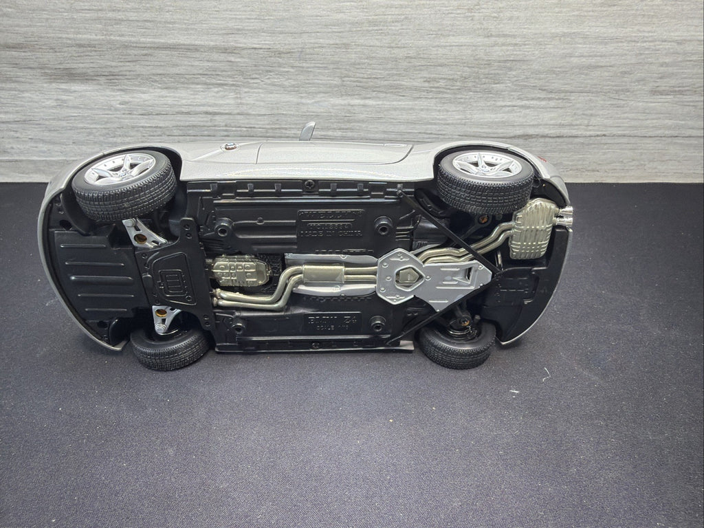 Welly BMW Z4 1:18 Silver Diecast Sport Car with Opening Doors Nice No Box19