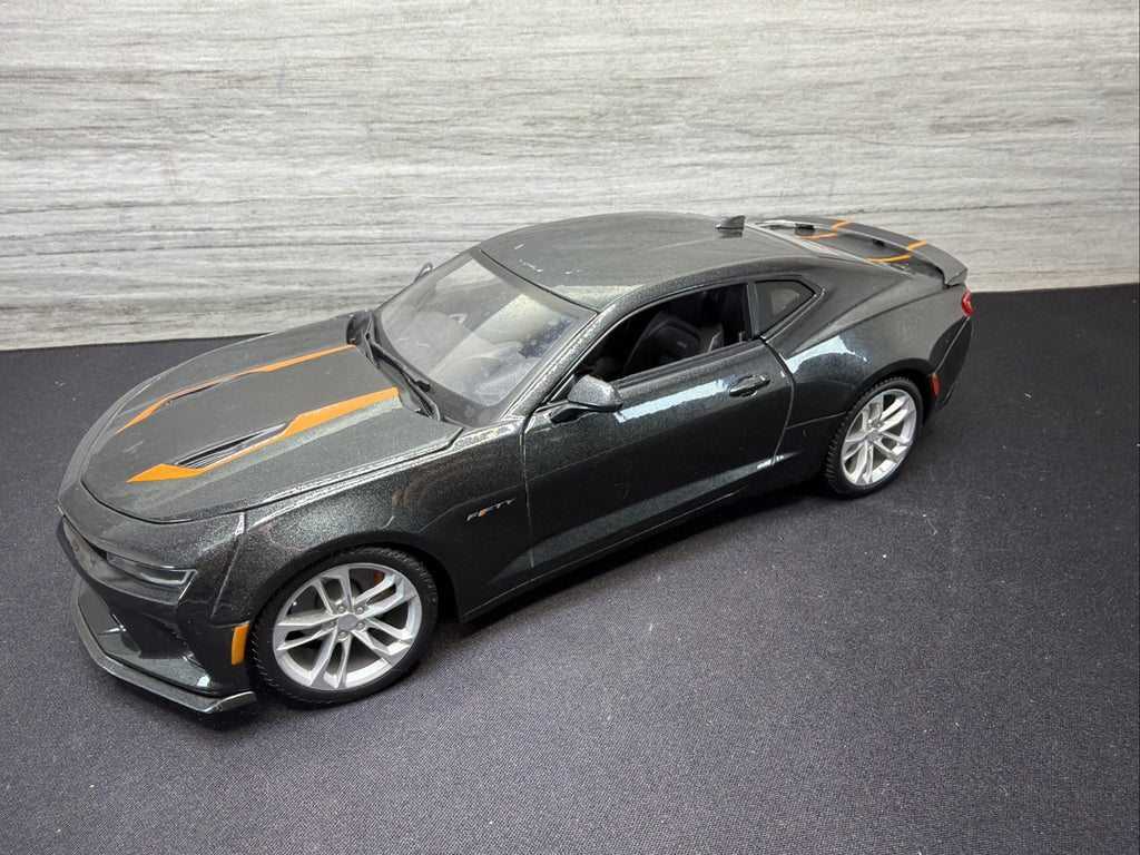 Gray 1/18 2017 Chevrolet Camaro 50th Anniversary Die-cast Maisto No Box8