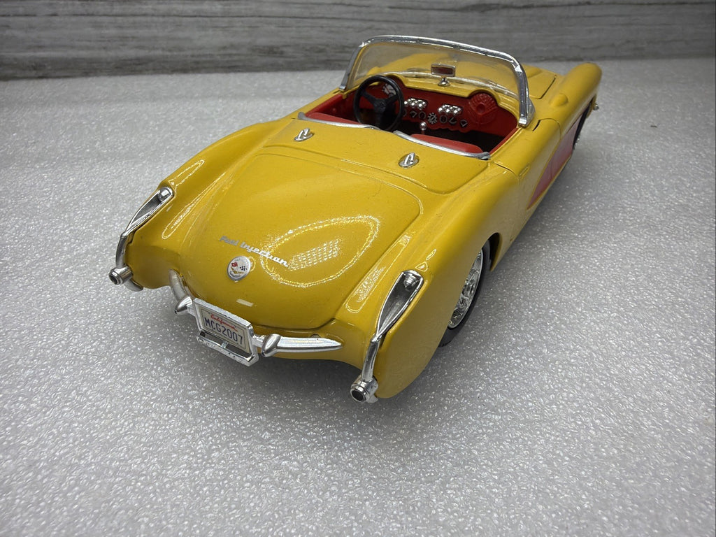 maisto 1/24 1957 chevrolet corvette convertible Nice Car No Box8
