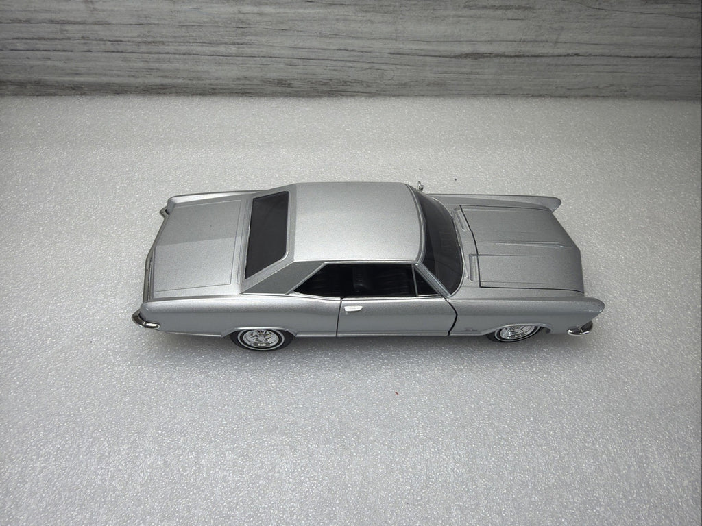 1965 BUICK RIVIERA GRAND SPORT HARD TOP WELLY 24072 1/24 DIECAST CAR SILV NO BOX2