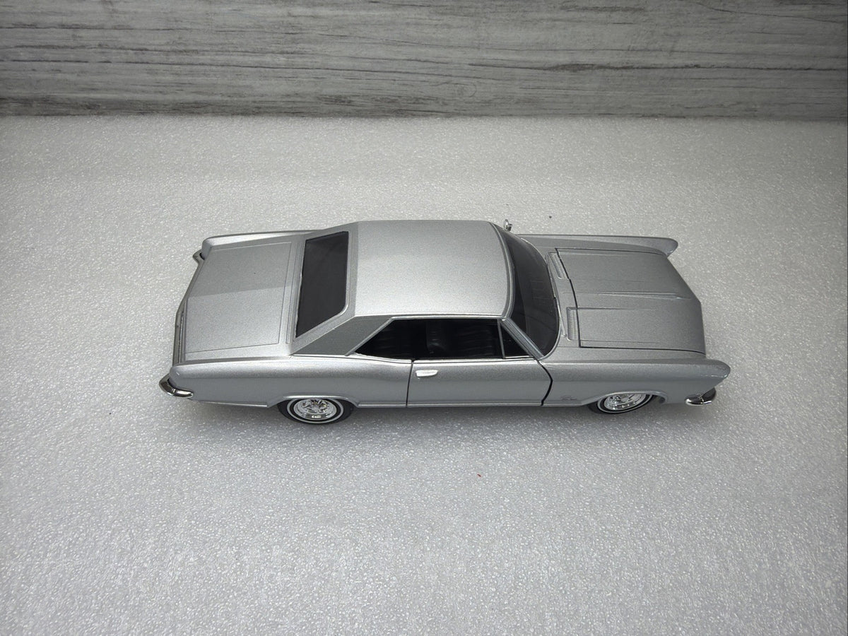 1965 BUICK RIVIERA GRAND SPORT HARD TOP WELLY 24072 1/24 DIECAST CAR SILV NO BOX2