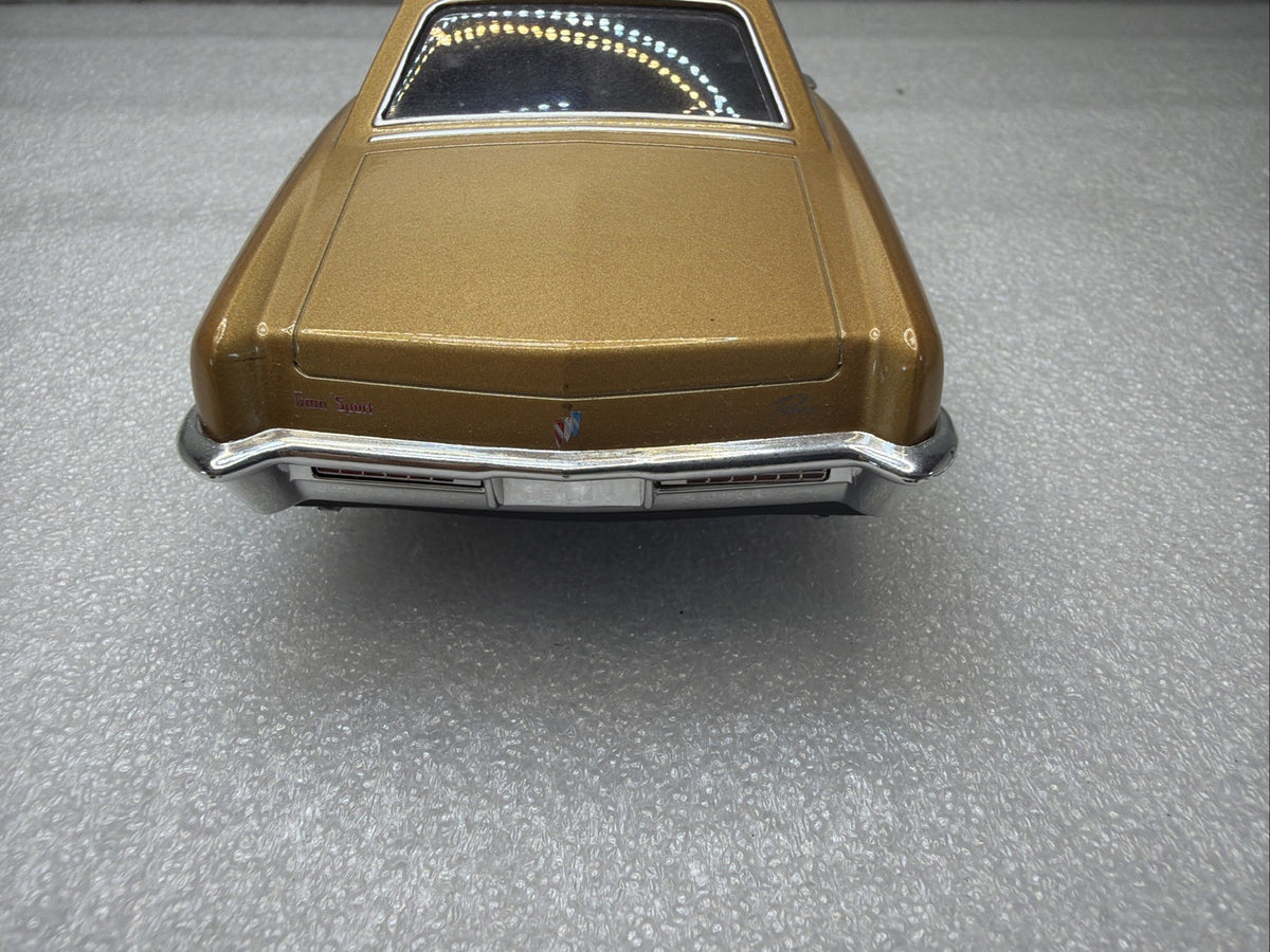 1965 BUICK RIVIERA GRAND SPORT HARD TOP WELLY 24072 1/24 DIECAST CAR GOLD NO BOX9