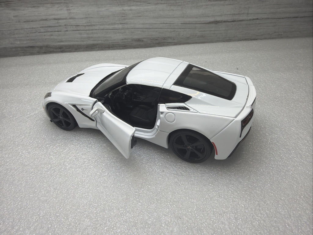 Maisto 2014 Chevrolet Corvette Stingray Grey 1/24 Scale Diecast Car No Box Nice9