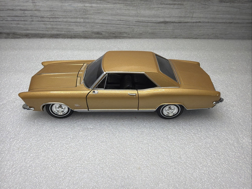 1965 BUICK RIVIERA GRAND SPORT HARD TOP WELLY 24072 1/24 DIECAST CAR GOLD NO BOX7