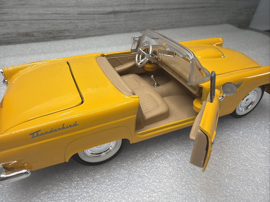 1956 Ford Thunderbird Convertible - Yellow 1:24 Scale Motormax  “show Case”10