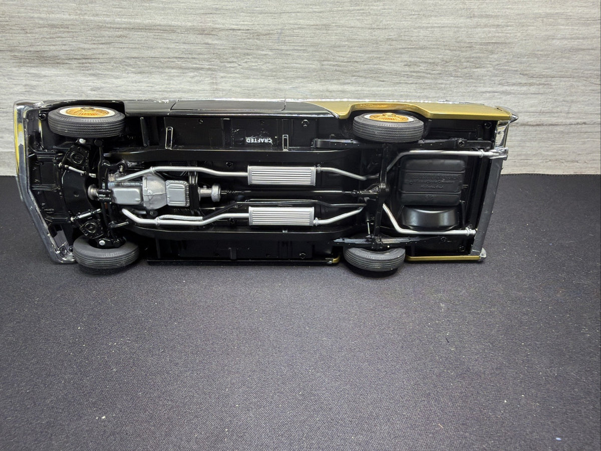Danbury Mint 1956 DeSoto Adventurer Die Cast Car 1/24, Black/Gold READ14