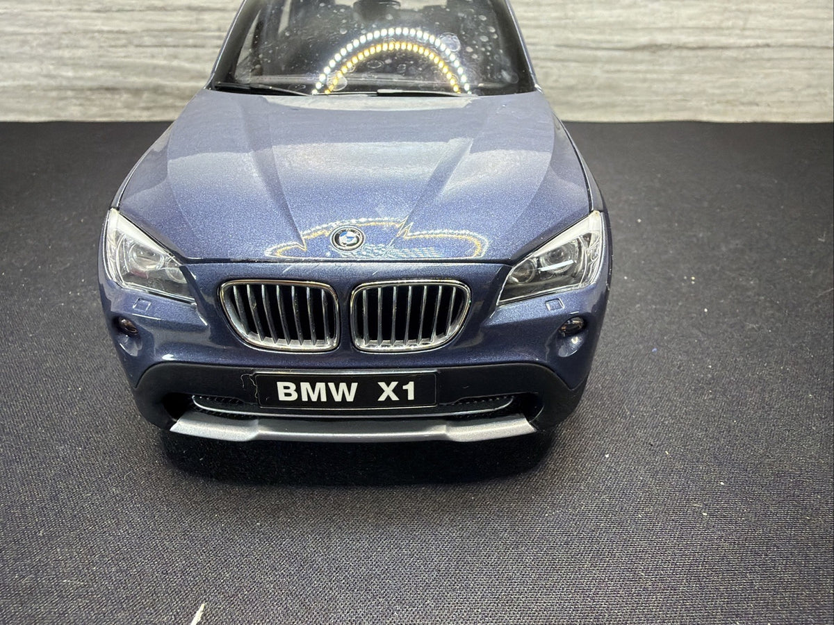 BMW X1 E84, 1:18 Scale Die-Cast Mode Blue , Kyosho  Mirror Damage No Box5