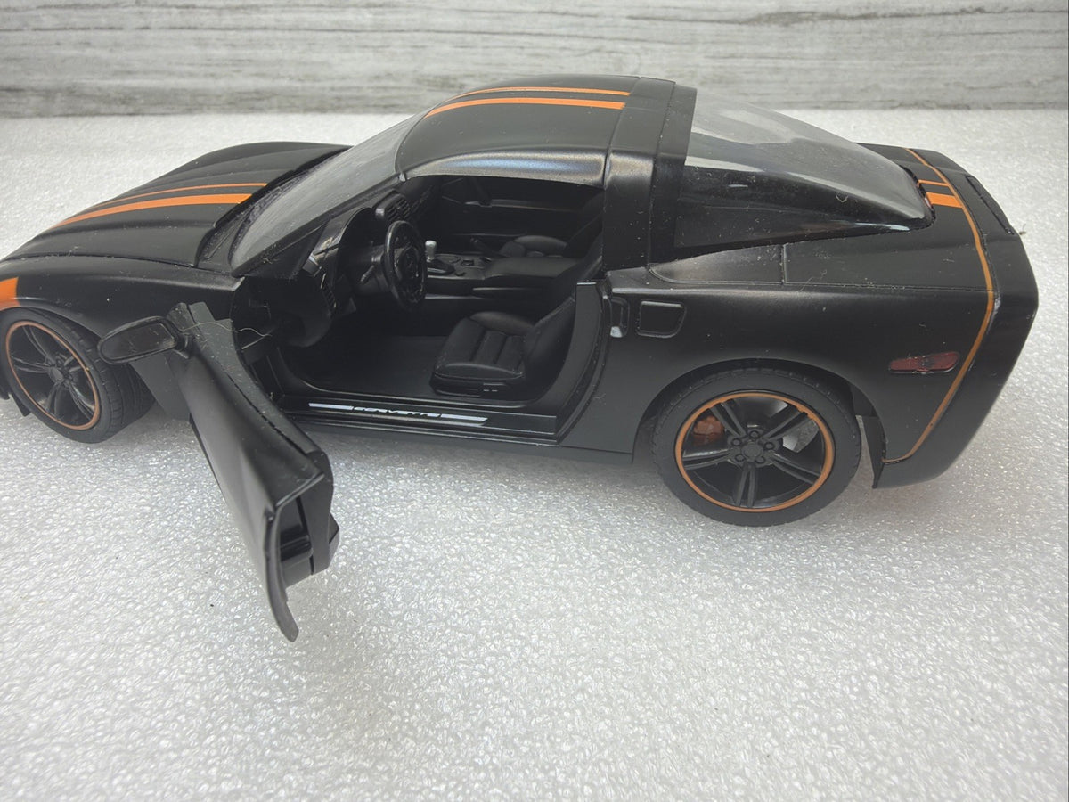 1/24 2009 GREENLIGHT Z06 CORVETTE Excellent Condition RARE  Detailed No Box10
