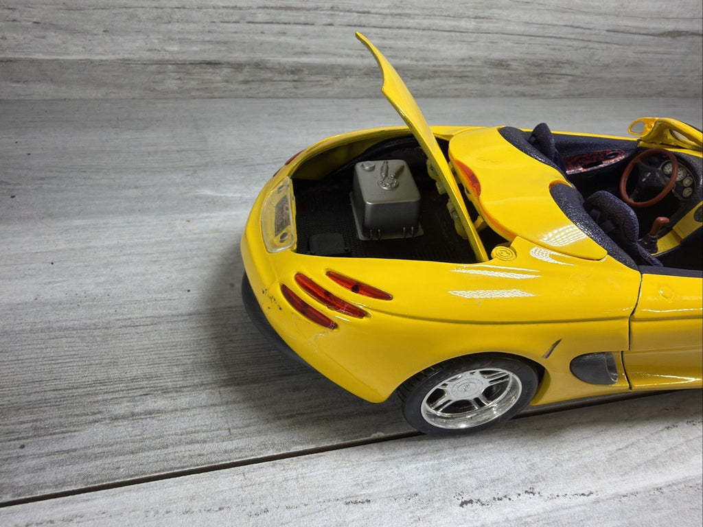 1/18 Scale Maisto Special Edition - Mustang Mach III Concept Yellow Diecast6