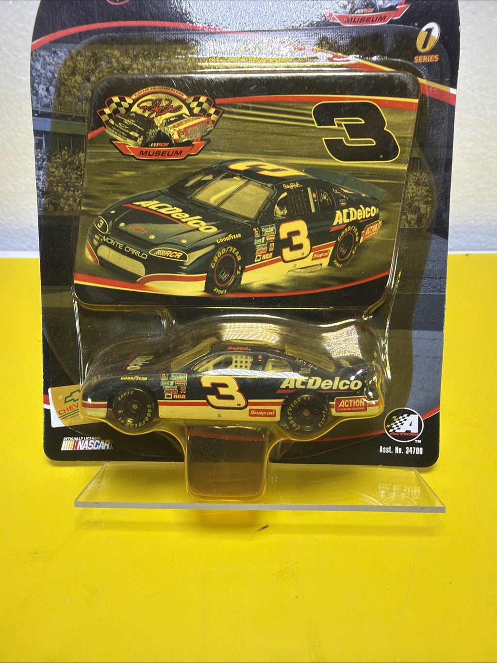 Dale Earnhardt Sr #3 Goodwrench 1:64 Monte Carlo 2004 Winner's Circle Series 11