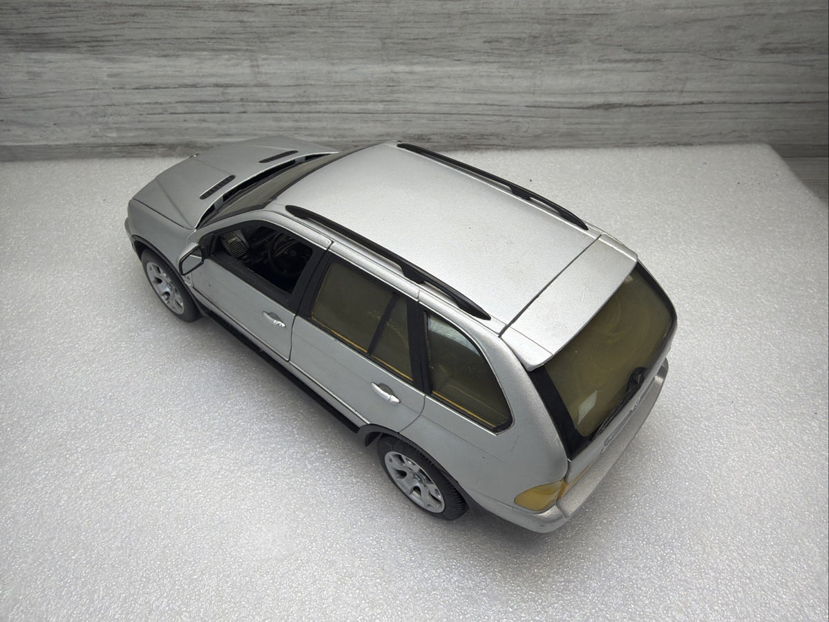 Welly 1:18 Silver BMW X5  no.9842 *RARE* Diecast Model Car3