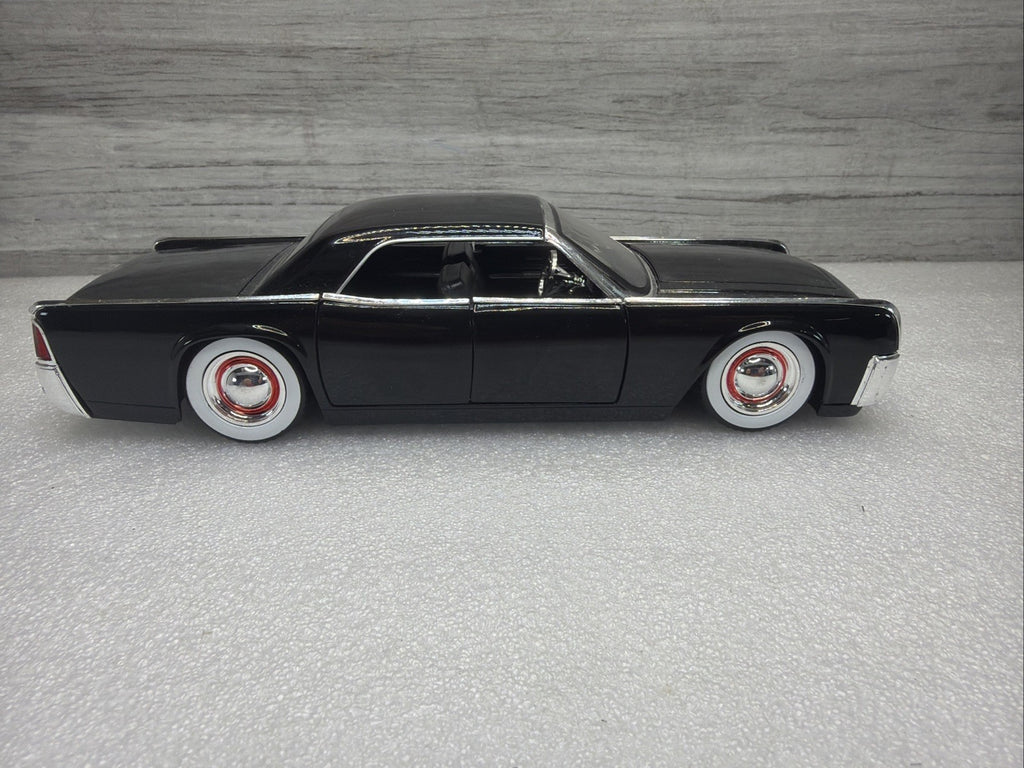 Jada 1963 Lincoln Continental Black  Diecast 1:24 Scale Nice Rare No Box11