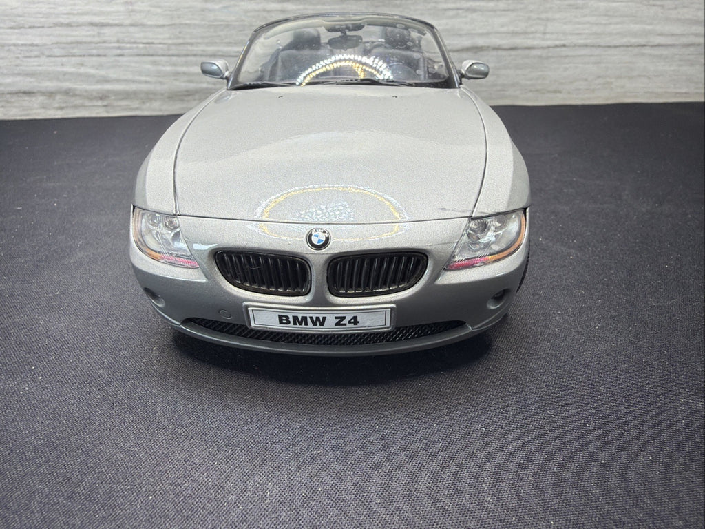Welly BMW Z4 1:18 Silver Diecast Sport Car with Opening Doors Nice No Box9
