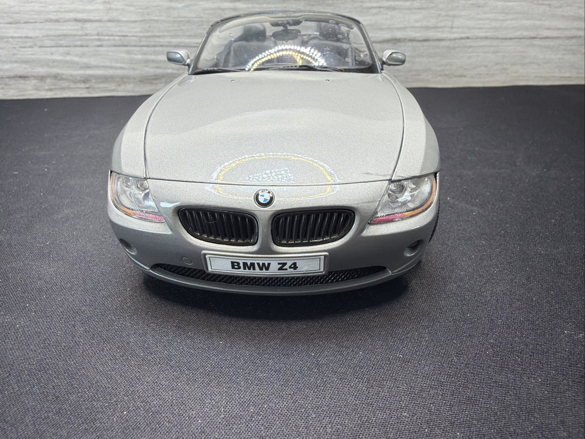 Welly BMW Z4 1:18 Silver Diecast Sport Car with Opening Doors Nice No Box9