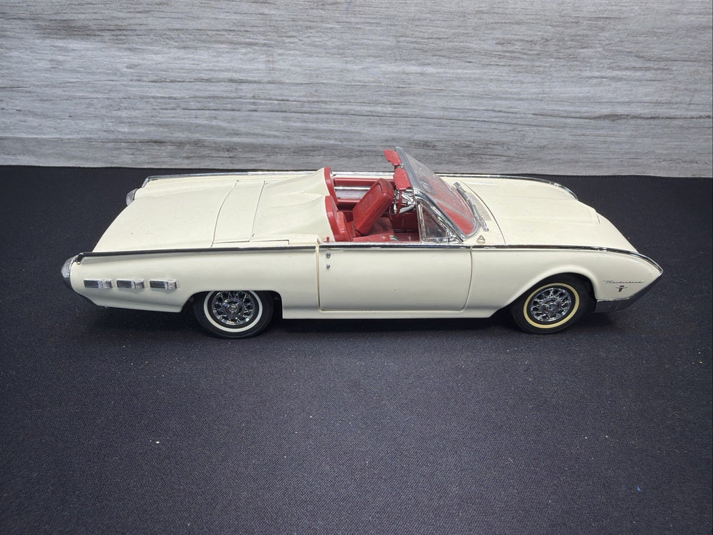 1962 Ford Thunderbird DANBURY MINT 1/24 Convertible- No Box0