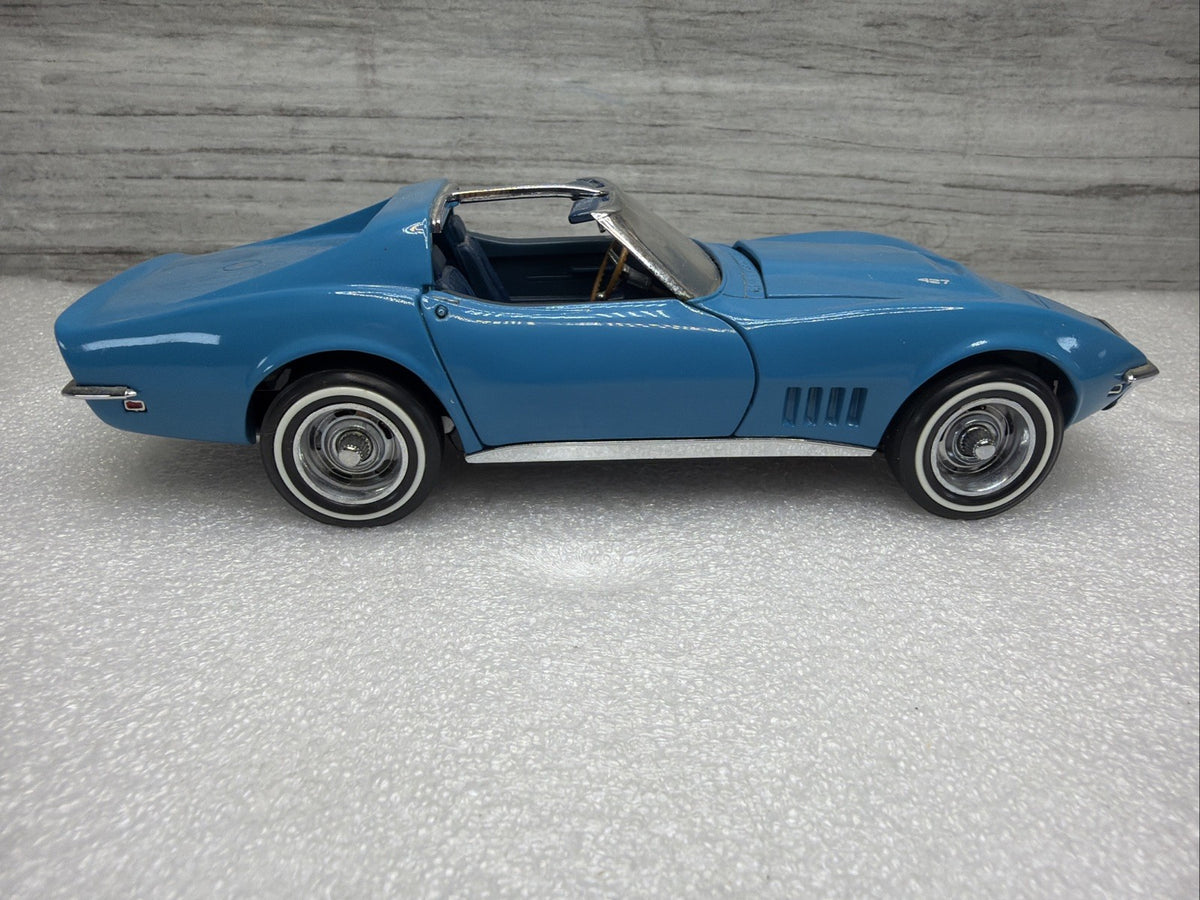 1968 Chevrolet Corvette, Franklin Mint, 1/24 Scale Diecast Model, Blue No Box0