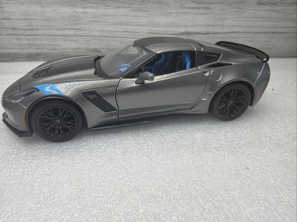 Maisto 2017 Chevrolet Corvette Stingray Grey 1/24 Scale Diecast Car NoBox Nice0