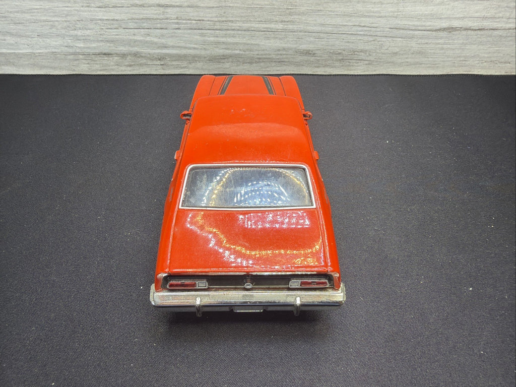 Motor Max 1974 Ford Maverick 1/24 Diecast Model Underneath Damage9