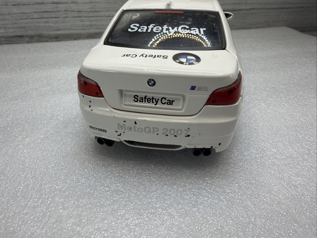 Maisto BMW M5 2007 E60 Safety Car 1/18 Scale Model Moto Gp Paint Chips See Pics11