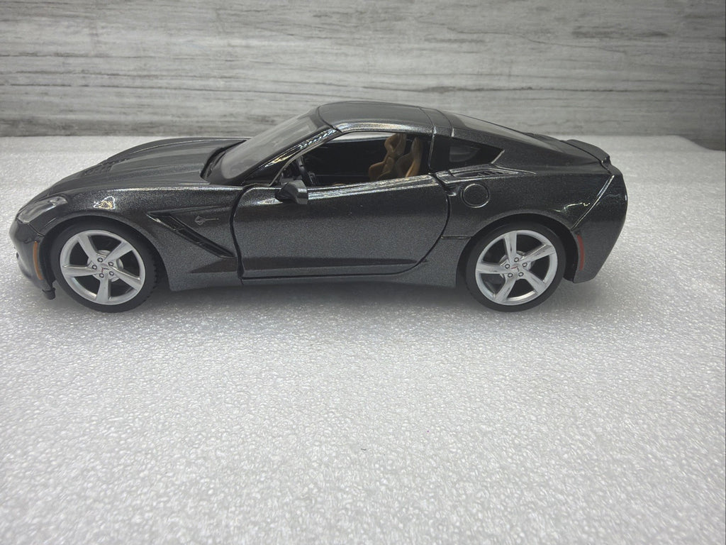 Maisto 2014 Chevrolet Corvette Stingray Grey 1/24 Scale Diecast Car No Box Nice9