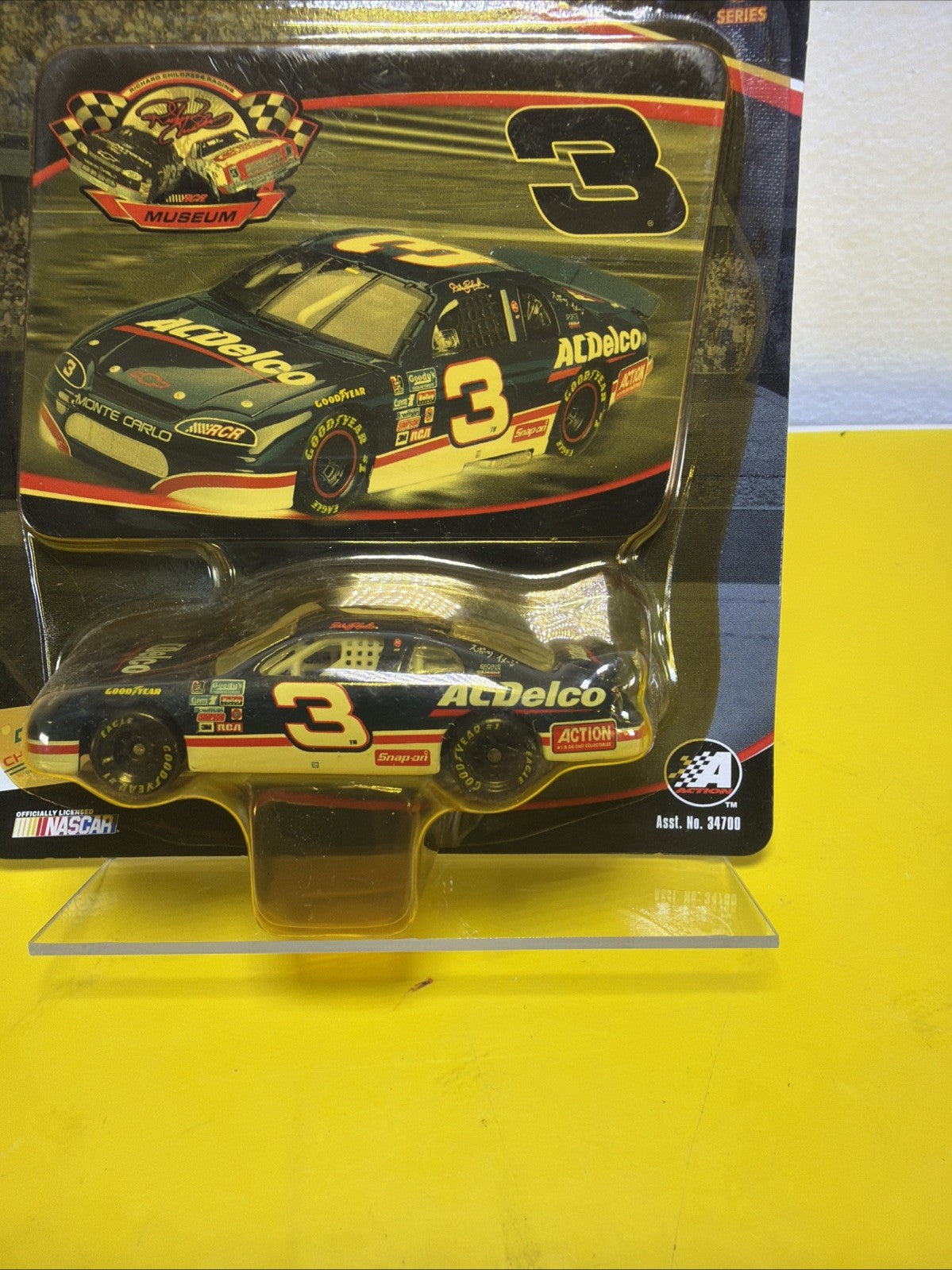 Dale Earnhardt Sr #3 Goodwrench 1:64 Monte Carlo 2004 Winner's Circle Series 12