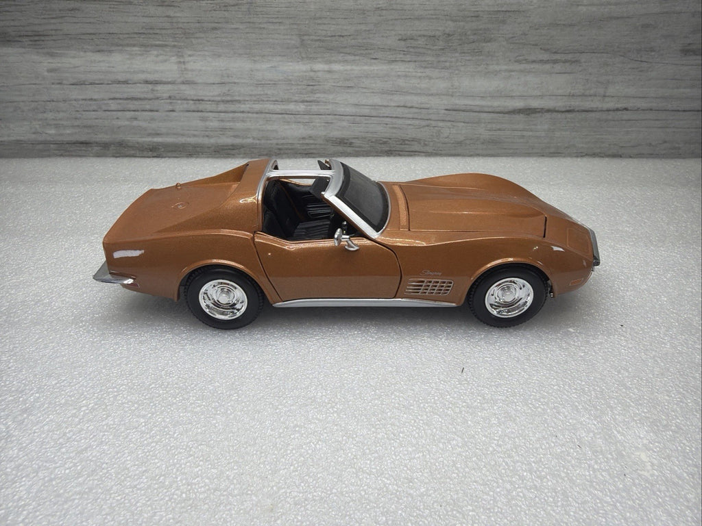 Maisto 1970 Chevrolet Corvette Stingray 1/24 Diecast  Nice Condition No Box8