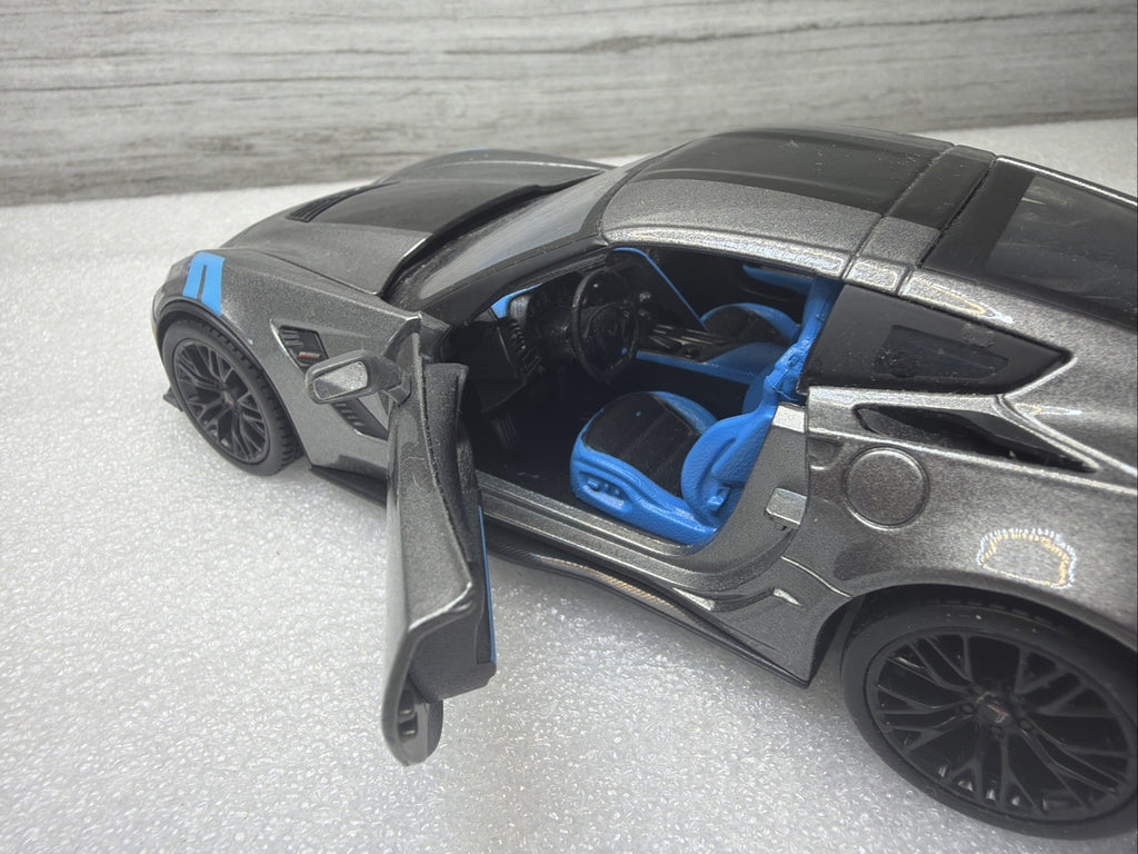 Maisto 2017 Chevrolet Corvette Stingray Grey 1/24 Scale Diecast Car NoBox Nice4
