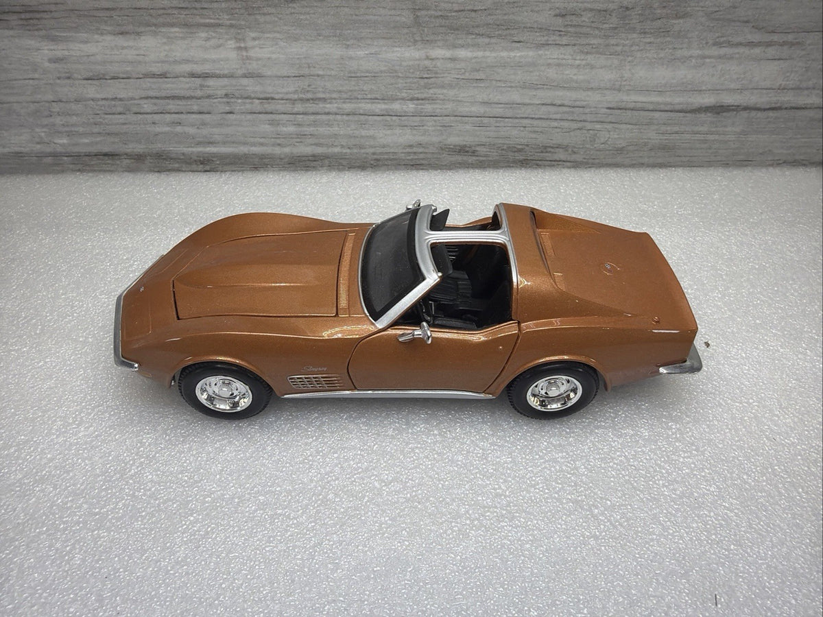 Maisto 1970 Chevrolet Corvette Stingray 1/24 Diecast  Nice Condition No Box1