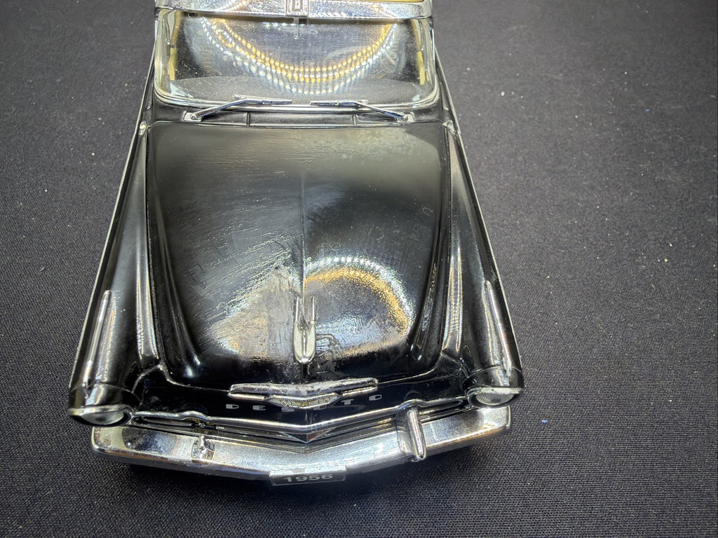 Danbury Mint 1956 DeSoto Adventurer Die Cast Car 1/24, Black/Gold READ5
