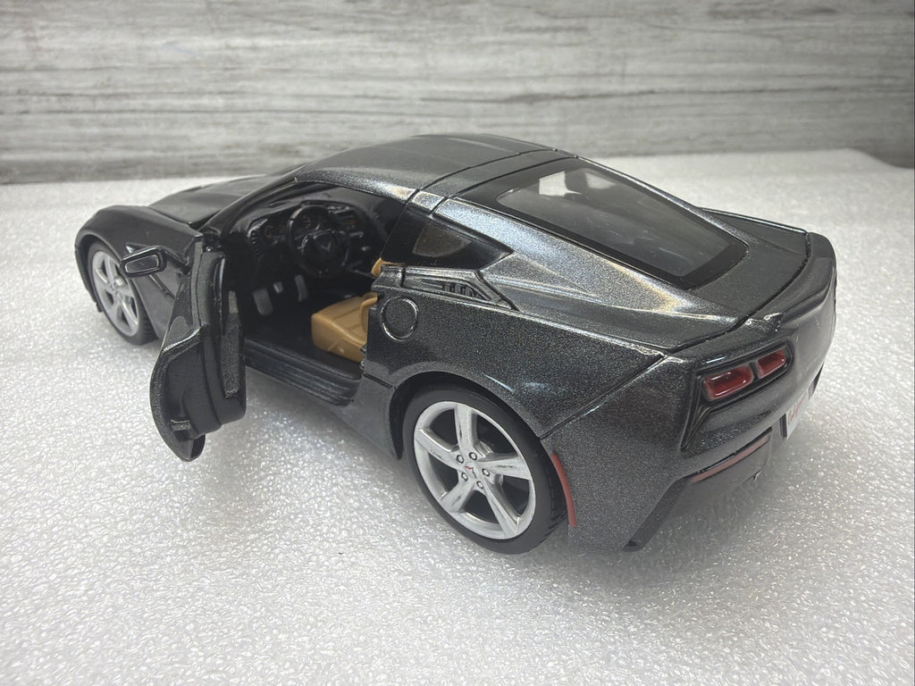 Maisto 2014 Chevrolet Corvette Stingray Grey 1/24 Scale Diecast Car No Box Nice10