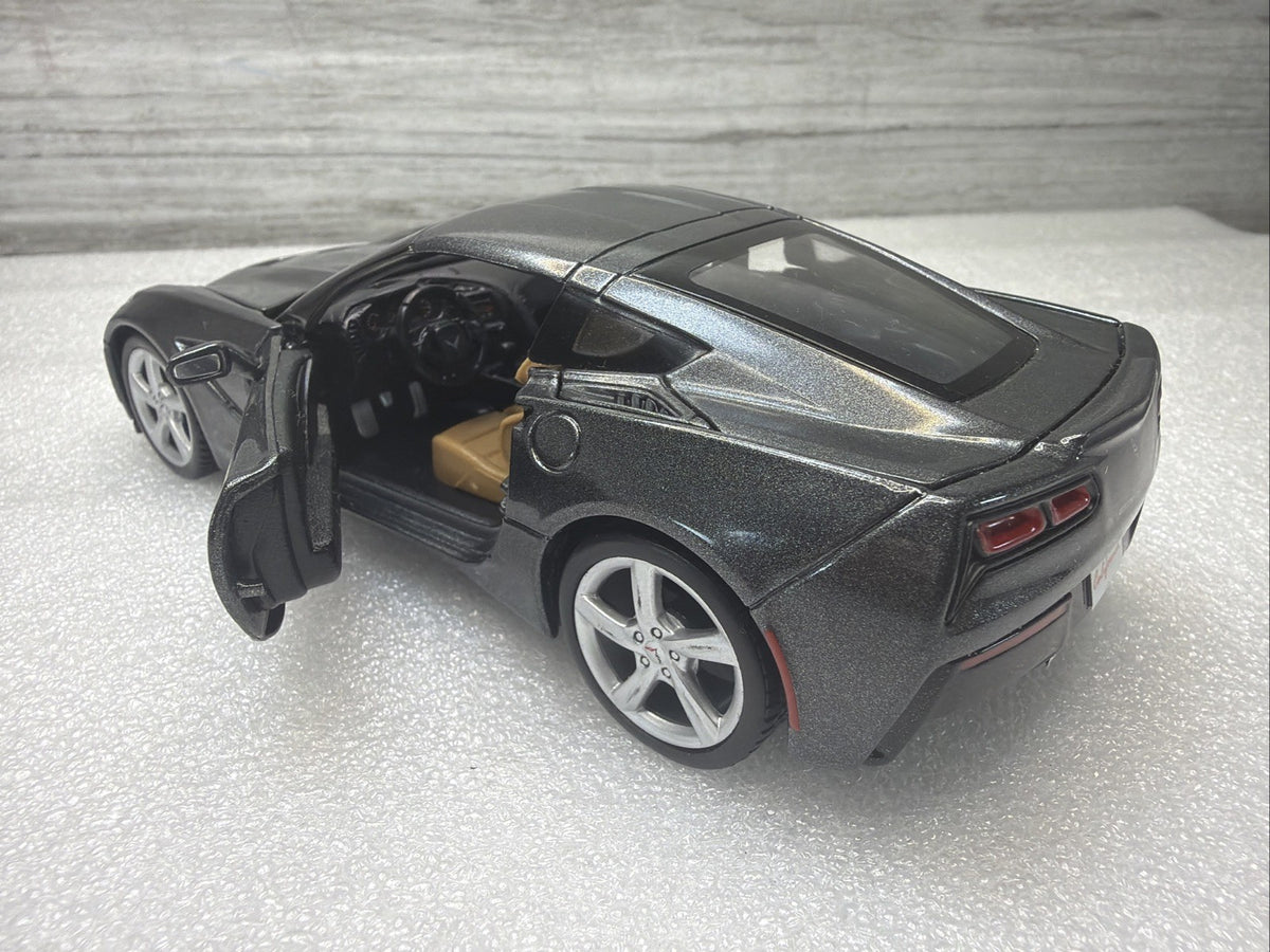 Maisto 2014 Chevrolet Corvette Stingray Grey 1/24 Scale Diecast Car No Box Nice10