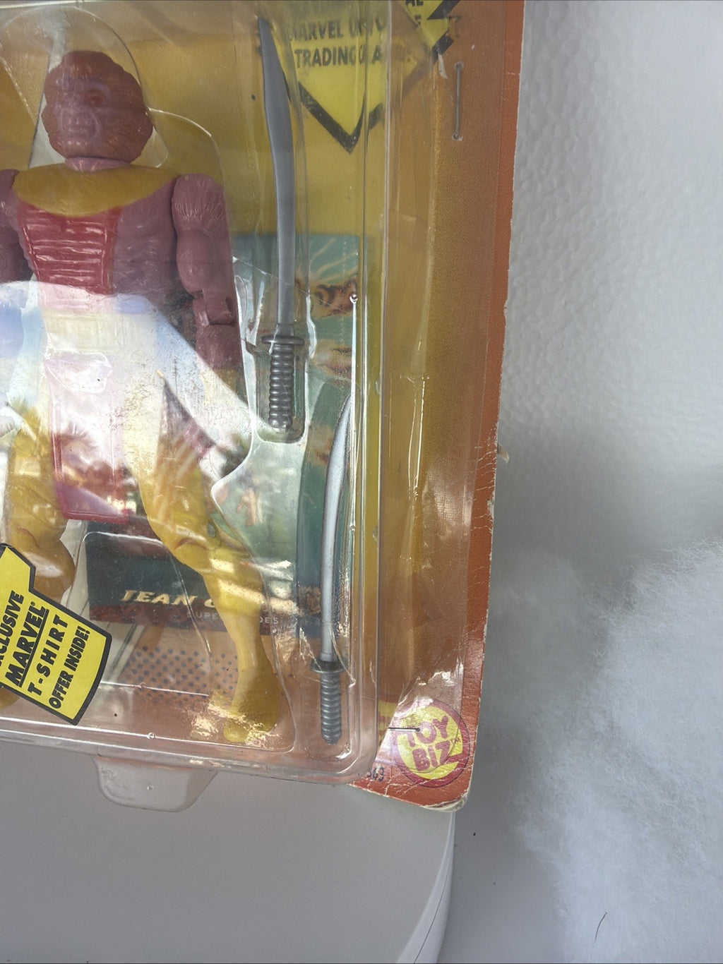 X Men Kylun Action Figure Striking Swords 1994 ToyBiz Marvel Comic Box Damage5