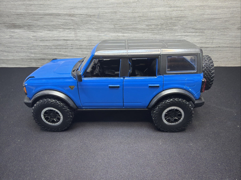 Jada Just Trucks 1:24 2021 Ford Bronco Blue Diecast Truck Nice No Box4